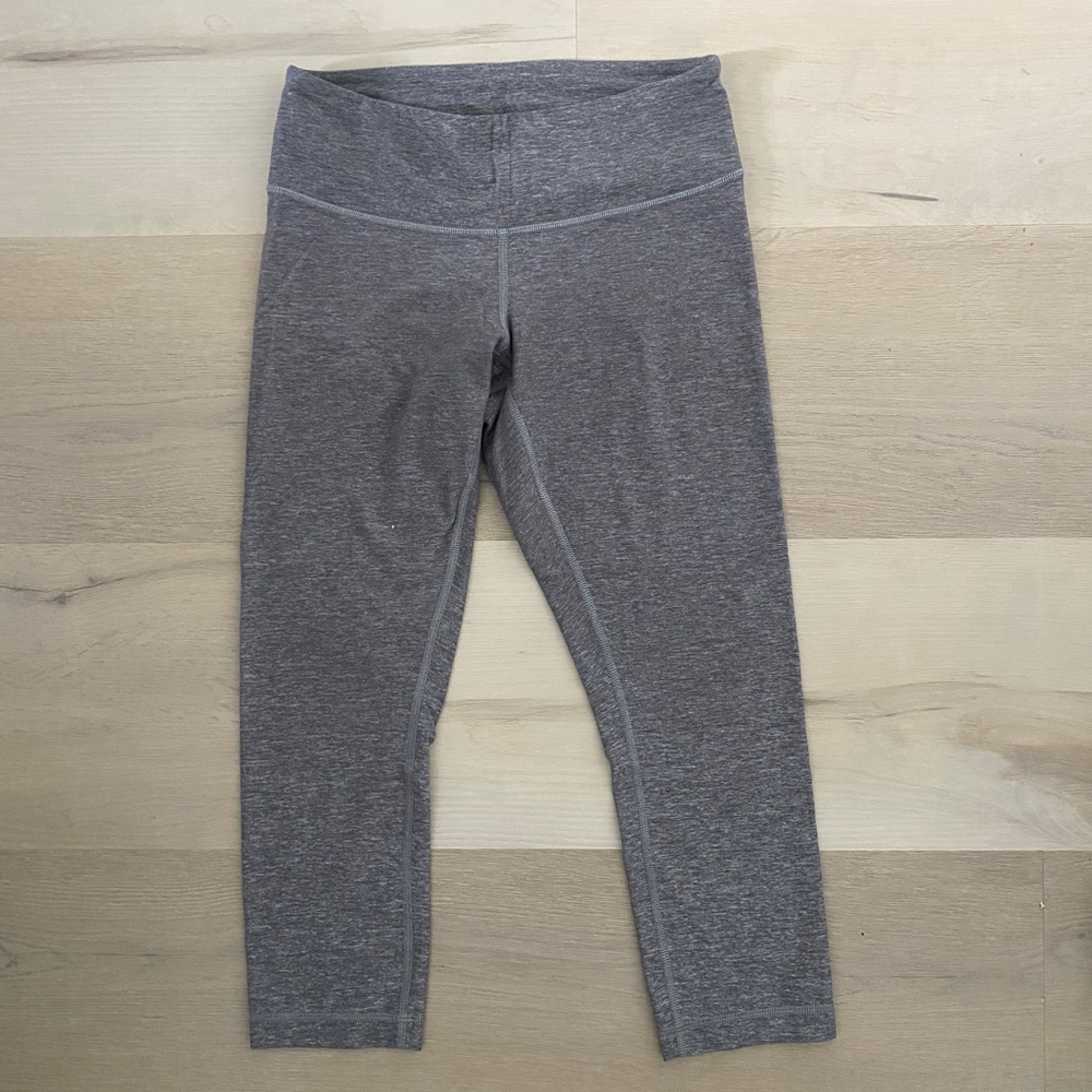 Women's Lululemon Gray Cropped Capri leggings